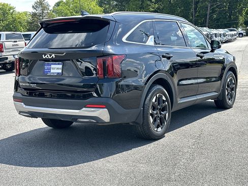Used 2024 Kia Sorento S FWD image 6