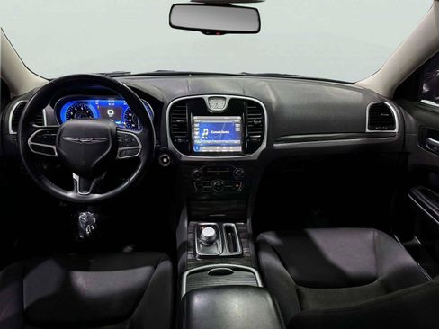 Used 2022 Chrysler 300 Touring w/ Sport Appearance Package RWD image 33