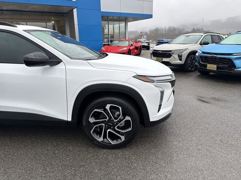 New 2026 Chevrolet Trax RS w/ Sunroof Package image 2
