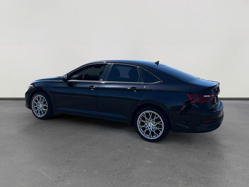 Used 2023 Volkswagen Jetta Sport image 3