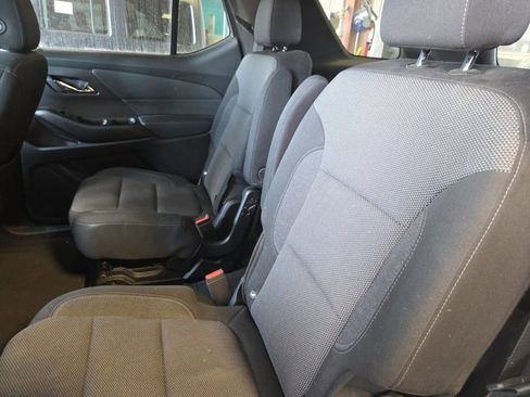 Used 2023 Chevrolet Traverse LT image 11