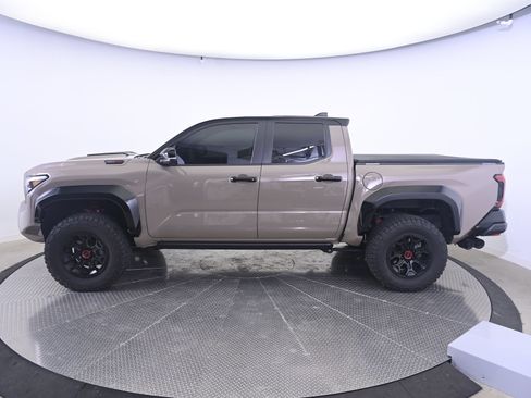 Used 2025 Toyota Tacoma TRD Pro AWD/4WD image 2