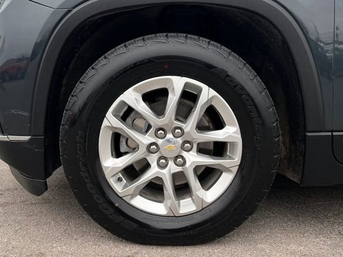Used 2020 Chevrolet Traverse LT w/ Driver Confidence II Package image 11