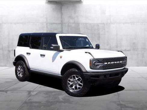 Certified 2024 Ford Bronco Badlands AWD/4WD image 2