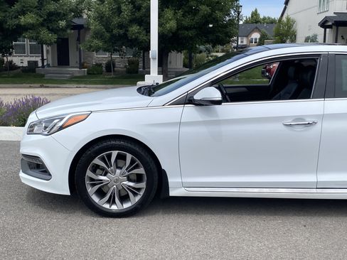 Used 2017 Hyundai Sonata Limited 2.0T FWD image 2