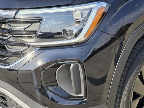 New 2026 Volkswagen Atlas Cross Sport SE FWD image 6