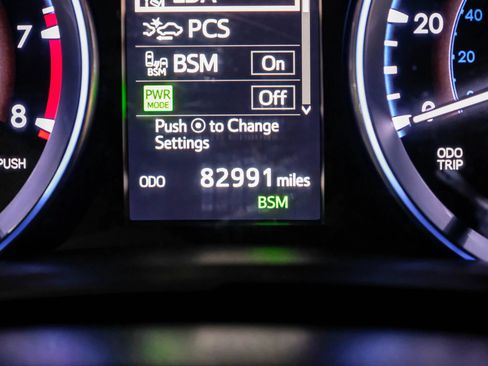 Used 2018 Toyota Highlander XLE w/ Protection Package #3 AWD/4WD image 19