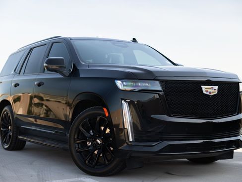 Used 2021 Cadillac Escalade Sport Platinum w/ Heavy-Duty Trailer Package image 3