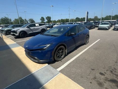 Used 2023 Toyota Prius LE FWD image 2