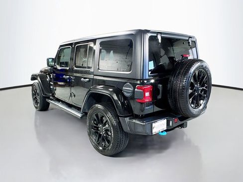 Used 2023 Jeep Wrangler Unlimited Sahara w/ Cold Weather Group AWD/4WD image 9