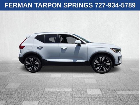 Certified 2024 Volvo XC40 B5 Plus w/ Protection Package Premier AWD/4WD image 10
