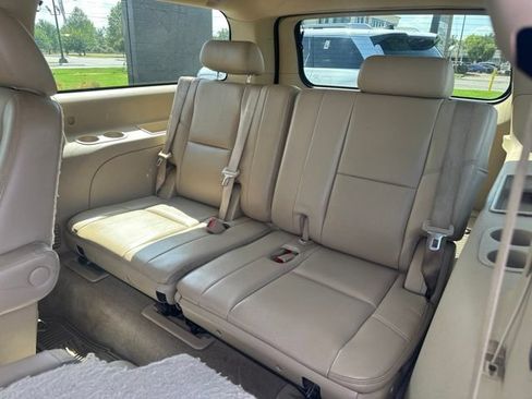 Used 2013 GMC Yukon XL Denali AWD/4WD image 9