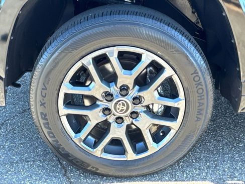 Used 2023 Toyota Tundra Platinum image 11