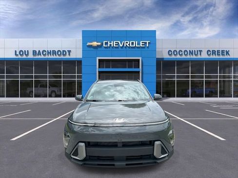 Used 2025 Hyundai Kona SEL FWD image 3