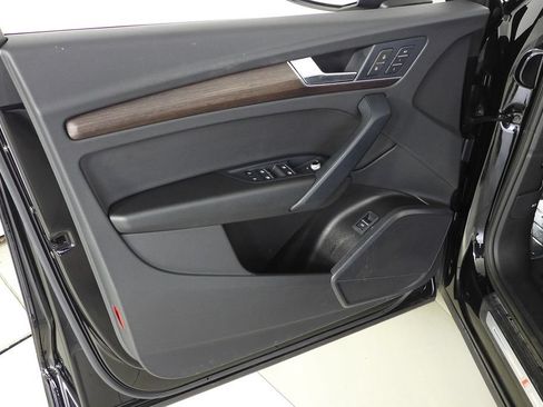 Used 2023 Audi Q5 2.0T Premium w/ Convenience Package AWD/4WD image 11