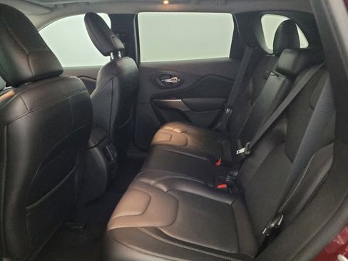 Used 2019 Jeep Cherokee Limited AWD/4WD image 18