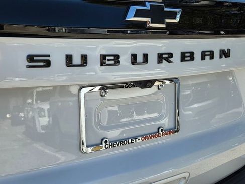 Certified 2025 Chevrolet Suburban Z71 AWD/4WD image 21