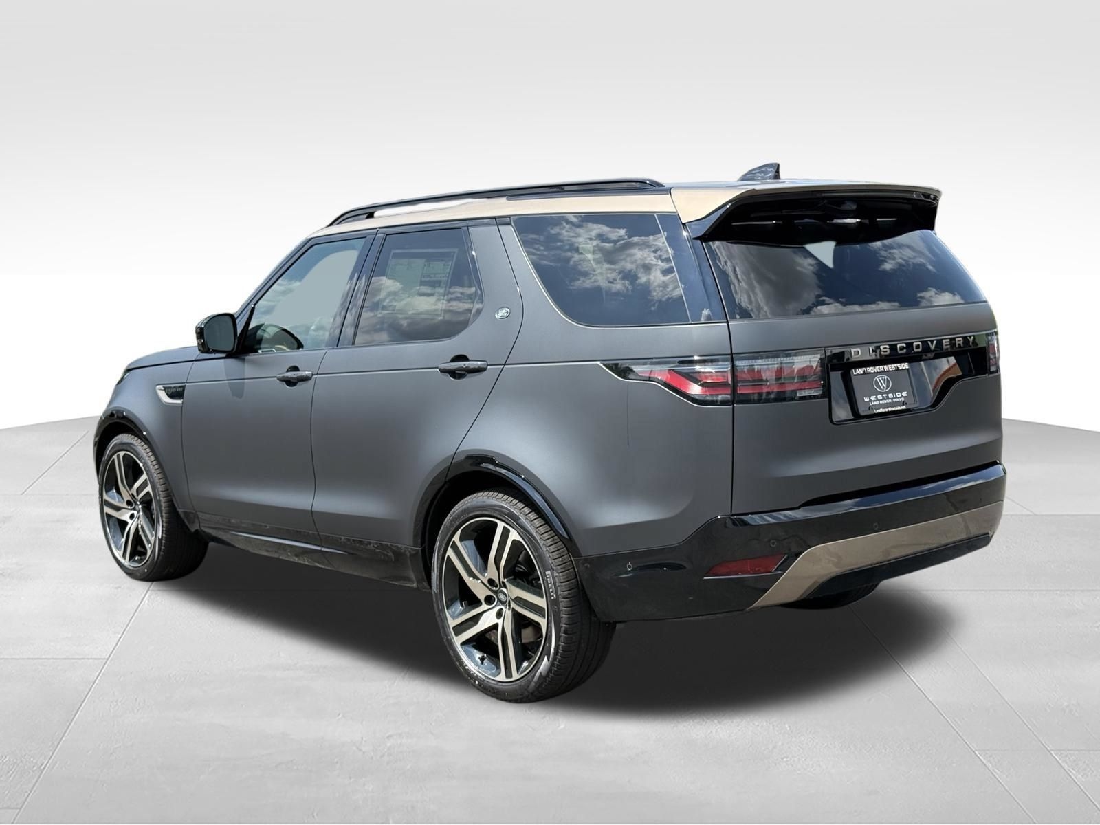 New 2026 Land Rover Discovery Limited Edition AWD/4WD image 3