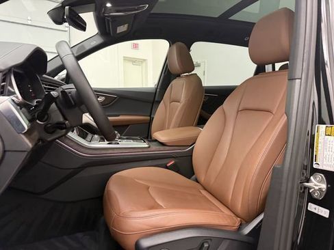 Used 2025 Audi Q7 3.0T Premium Plus image 13