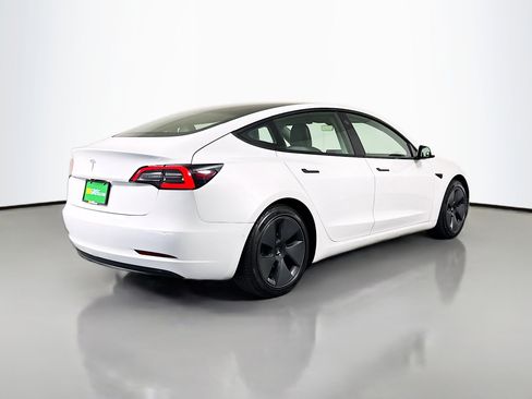 Used 2021 Tesla Model 3 Standard Range Plus image 10