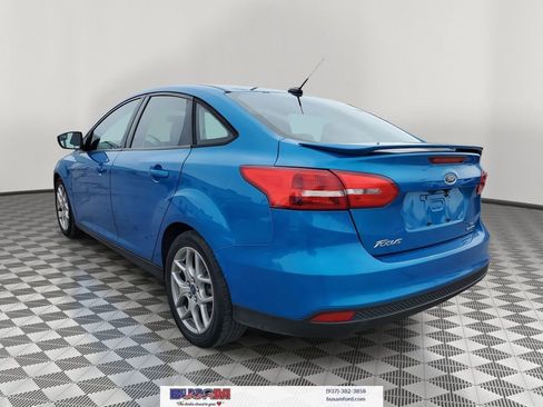Used 2015 Ford Focus SE w/ Equipment Group 201A image 3