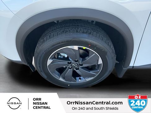 New 2026 Nissan Rogue SV FWD image 9