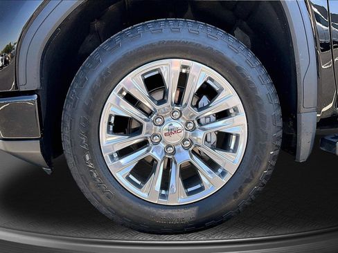 Used 2023 GMC Sierra 1500 Denali w/ Technology Package AWD/4WD image 10