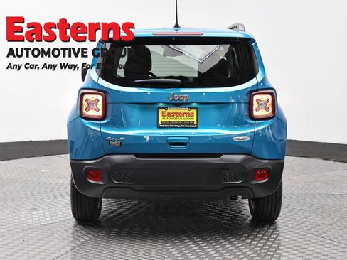 Used 2022 Jeep Renegade Latitude w/ Convenience Group AWD/4WD image 6