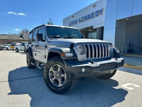 Used 2018 Jeep Wrangler Unlimited Sport S AWD/4WD image 2