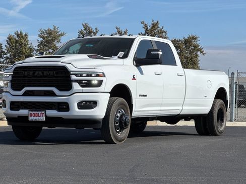 New 2027 RAM 3500 Laramie w/ Night Edition AWD/4WD image 7