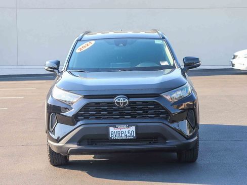 Used 2021 Toyota RAV4 LE FWD image 2