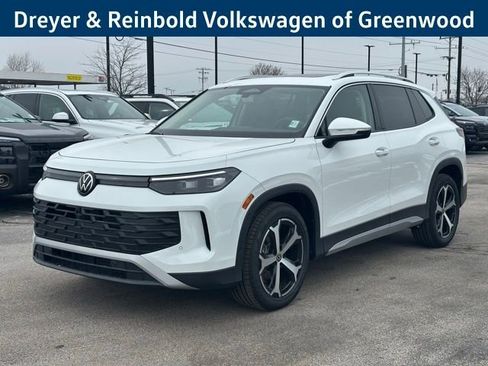 New 2026 Volkswagen Tiguan SE image 3