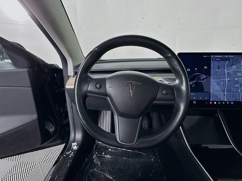 Used 2018 Tesla Model 3 Long Range image 14