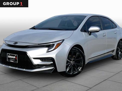 Used 2026 Toyota Corolla SE FWD image 1