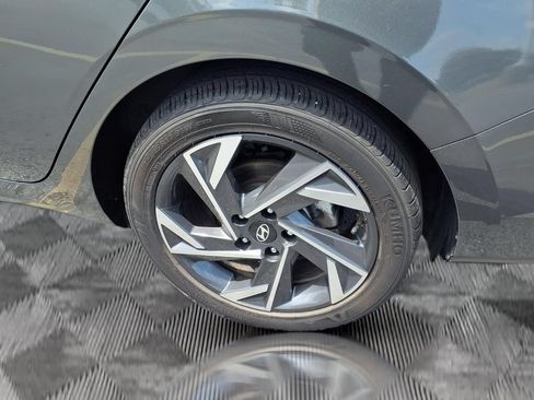 Used 2024 Hyundai Elantra SEL w/ Convenience Package FWD image 24