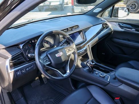 Used 2021 Cadillac XT6 Premium Luxury AWD/4WD image 16