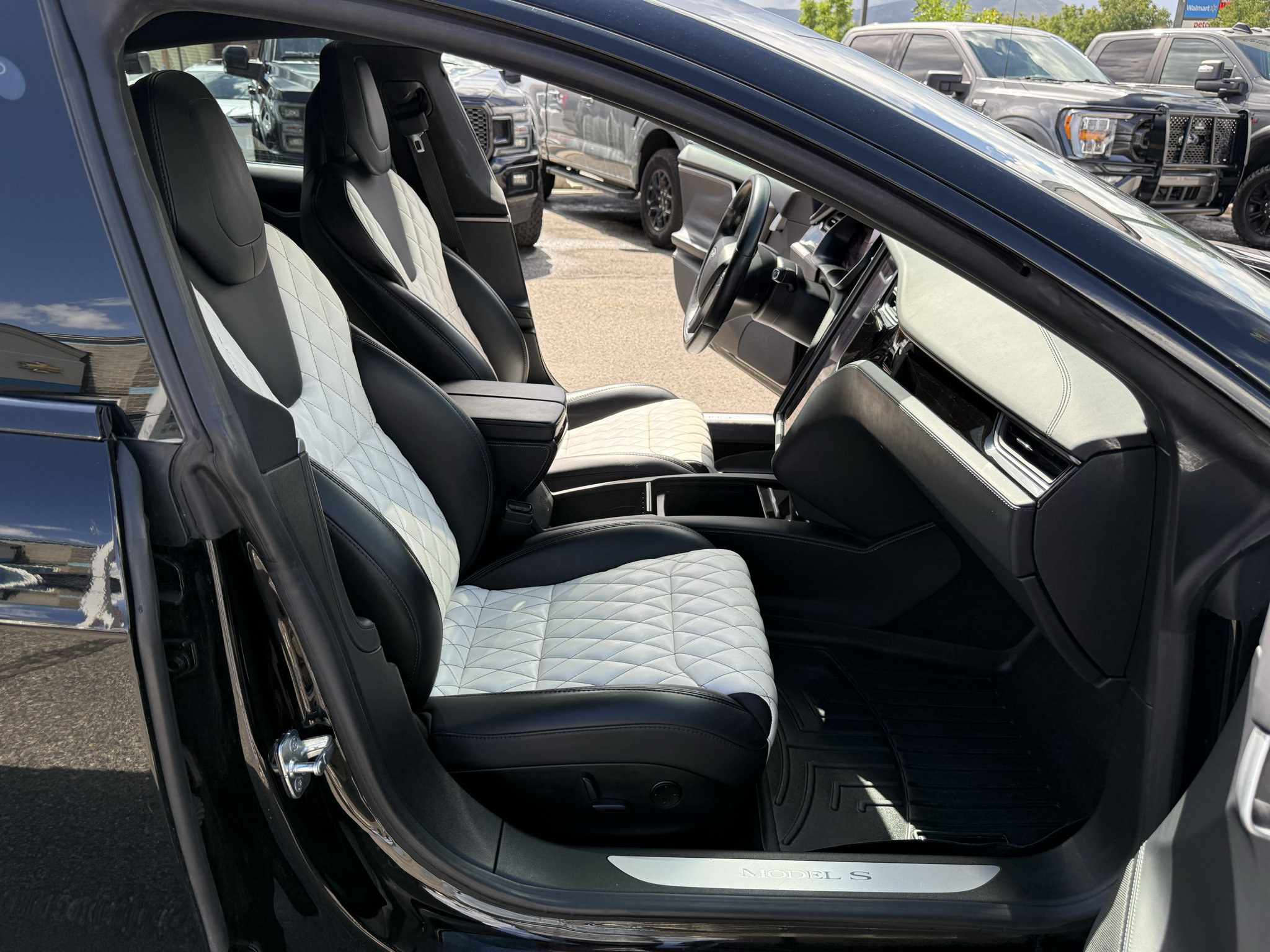 Used 2018 Tesla Model S 100D AWD/4WD image 36