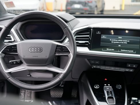 Used 2024 Audi Q4 e-tron Premium Plus w/ Premium Plus image 23