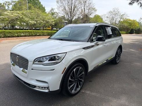 Used 2023 Lincoln Aviator Reserve w/ Equipment Group 201A image 2