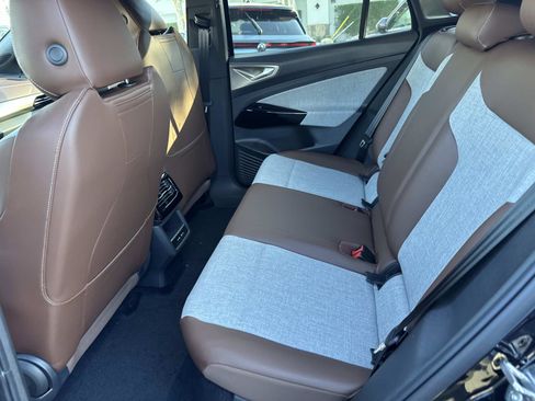 New 2026 Volkswagen ID.4 Pro image 11