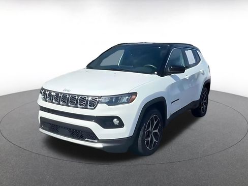 Used 2025 Jeep Compass Limited image 7
