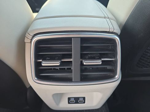 Used 2024 Genesis G70 2.5T AWD/4WD image 26