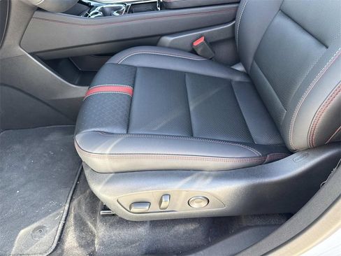 New 2026 Chevrolet Traverse RS image 11