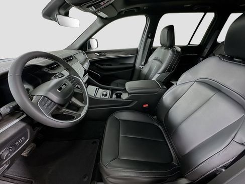 New 2026 Jeep Grand Cherokee Limited AWD/4WD image 16