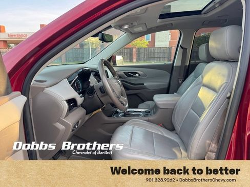 Used 2020 Chevrolet Traverse LT w/ LT Premium Package FWD image 14