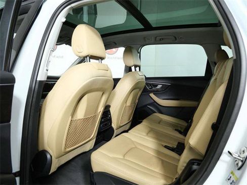 Used 2025 Audi Q7 3.0T Premium Plus image 14