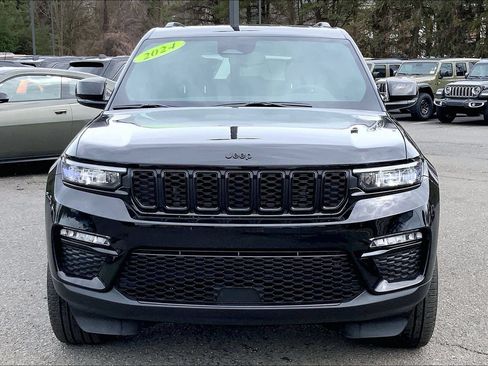 Certified 2024 Jeep Grand Cherokee Limited w/ Black Appearance Package AWD/4WD image 3