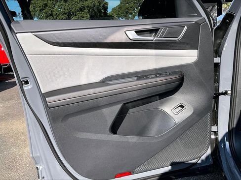 New 2026 Volkswagen Atlas Peak Edition image 10