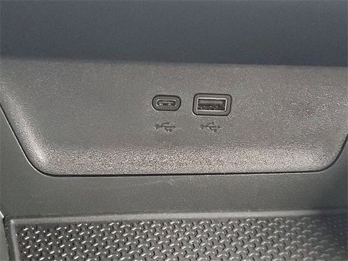 Certified 2025 Chevrolet Equinox LT image 30