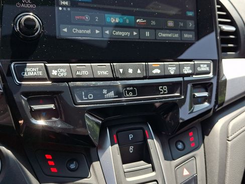 Used 2024 Honda Odyssey Sport image 15
